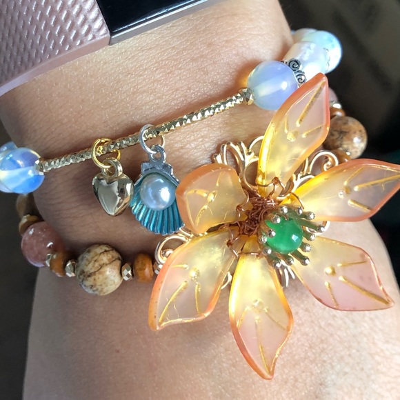 Hand crafted floral gemstone bracelet - Picture 3 of 3